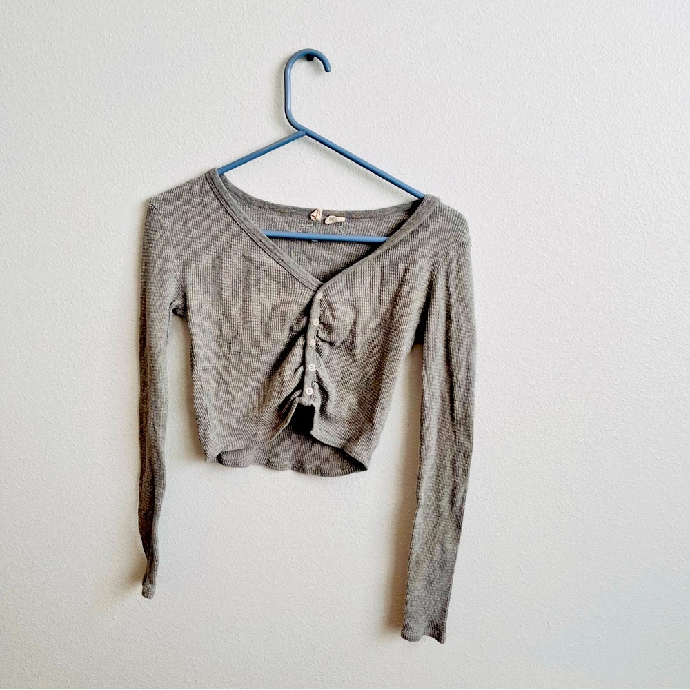 Gray Long Sleeve Crop Top